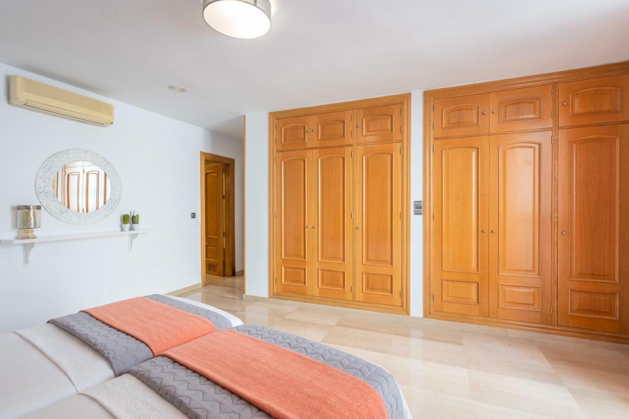 Iloftmalaga Larios-Strachan Ngoại thất bức ảnh